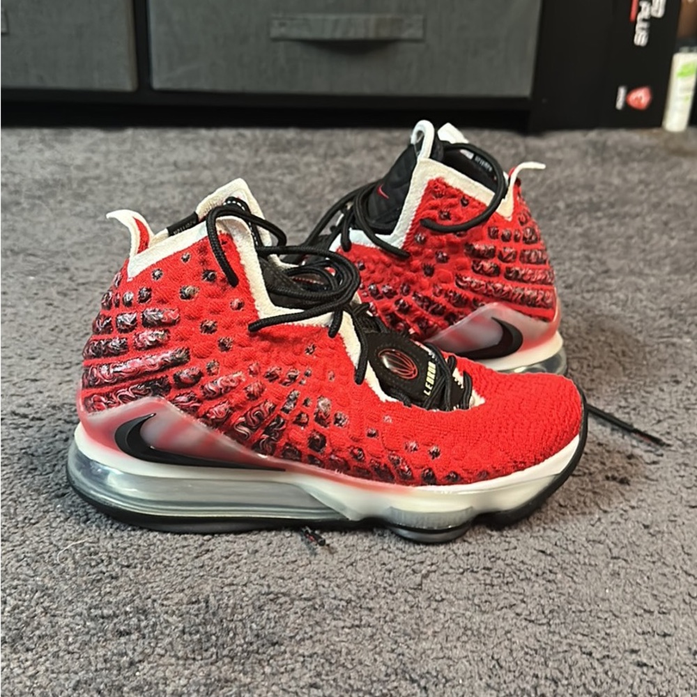 Nike Lebron 17 Uptempo Size: 6.5